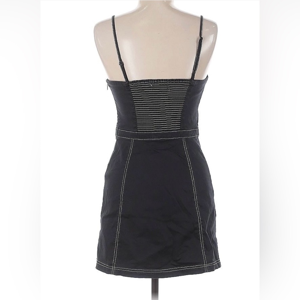 Elegant Black Strappy Dress - Picture 2 of 9